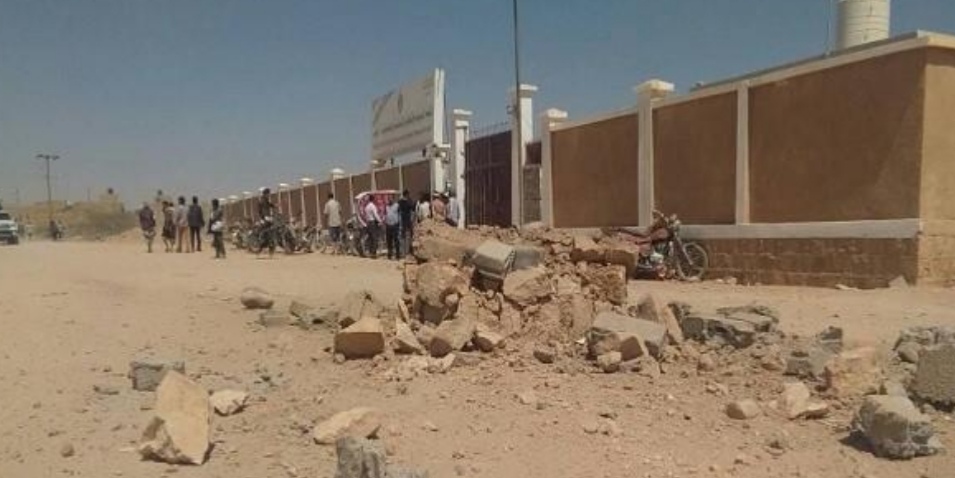 مليشيا الحوثي تحول كلية التربية إلى ثكنه عسكريه "تفاصيل" 