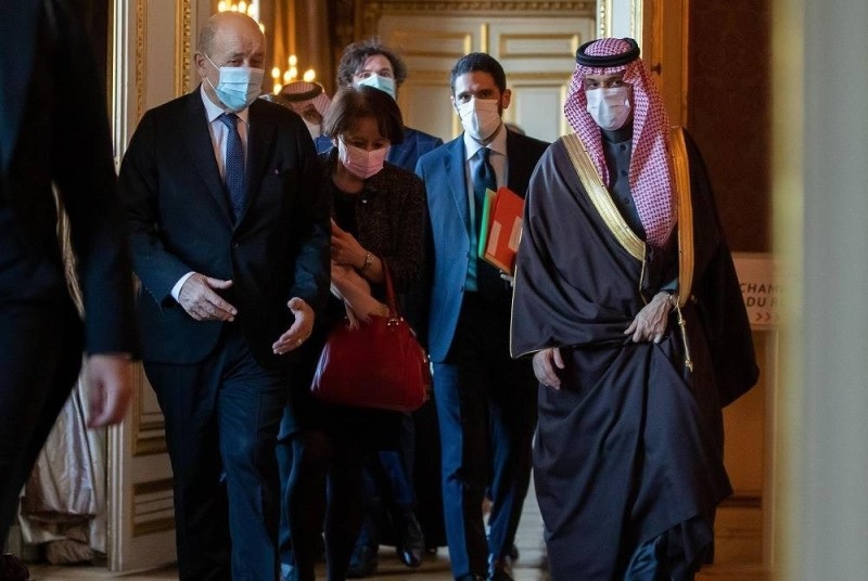 مباحثات سعودية فرنسية بشأن اليمن.. وباريس تؤكد: ندعم مبادرة المملكة لإحلال السلام