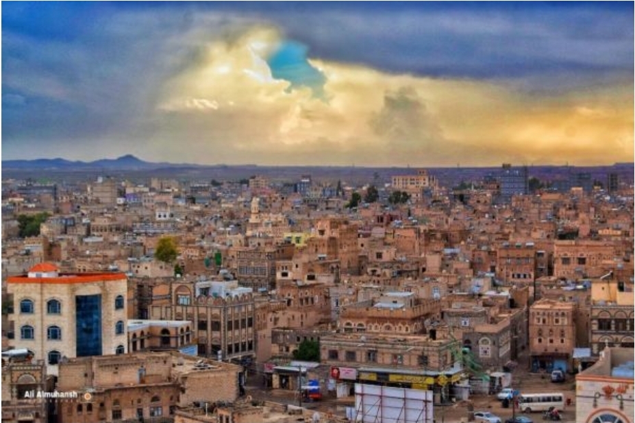 مليشيا الحوثي تقتل جريح من عناصرها وتصيب والده داخل منزلة