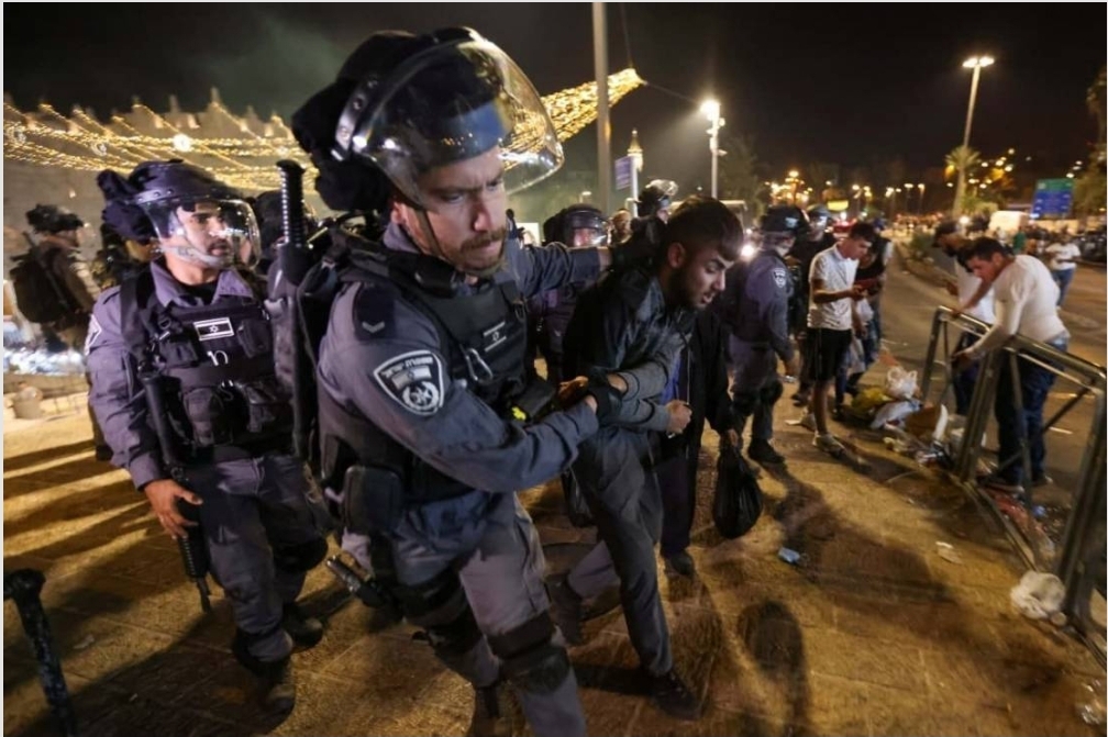 إحصائية: اعتقال 240 فلسطينياً وهدم 45 منشأة في القدس خلال أكتوبر