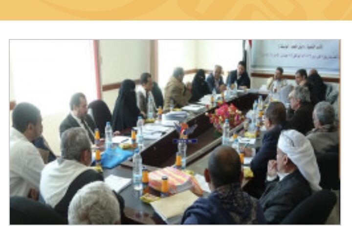 مستغلين عدم طباعتها من قبل الشرعية.. الحوثيون يحرفون مناهج القران الكريم بما يتماشى مع افكارهم الطائفية
