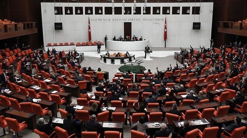 برلمان تركيا يقر تمديد مهمة القوات البحرية في خليج عدن