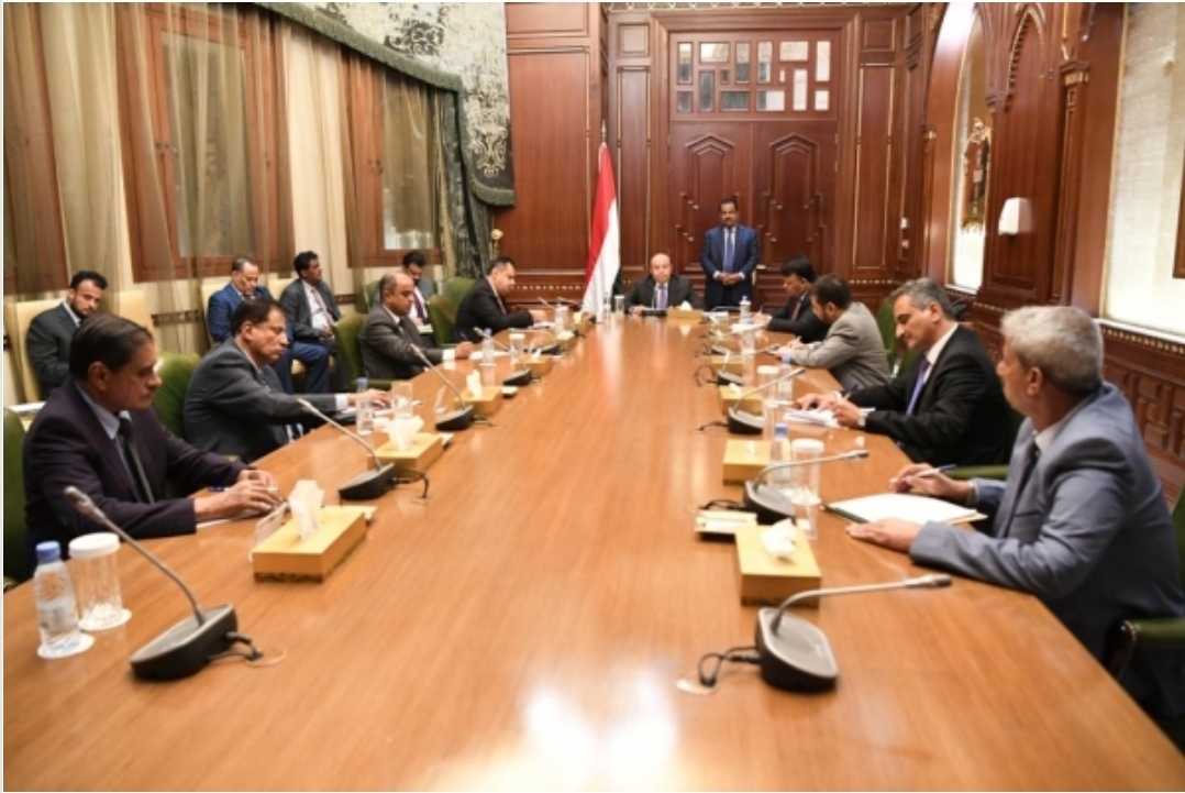 الرئيس هادي يوجه محافظي المحافظات والوزراء بالعودة الى اليمن