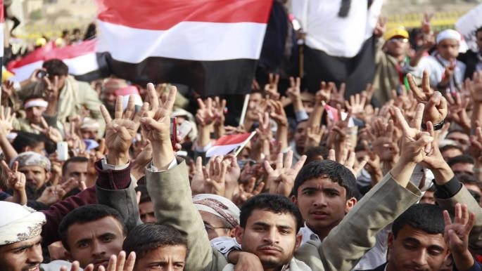 مسؤول يمني بارز ينصح الشباب: هاجروا فربيع أيامكم يمضي سريعاً