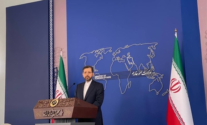 إيران: نقف إلى جانب اصدقائنا الحوثيين..والمحادثات مع السعودية جادة وشفافة
