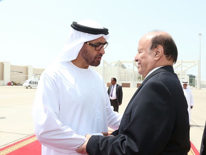 هادي يبعث 3 برقيات إلى رئيس دولة الامارات وزير الدفاع وحاكم دبي..أهم ماورد فيها