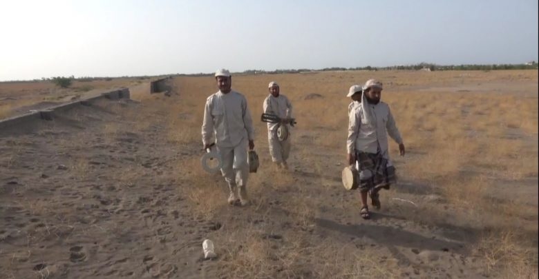 نزع 120 لغما حوثيا من حي سكني في الحديدة 