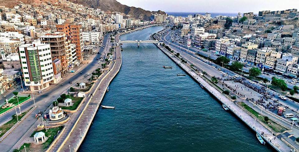 دعوات تطالب الرئيس هادي بسرعة إعلان إقليم حضرموت - وثيقة