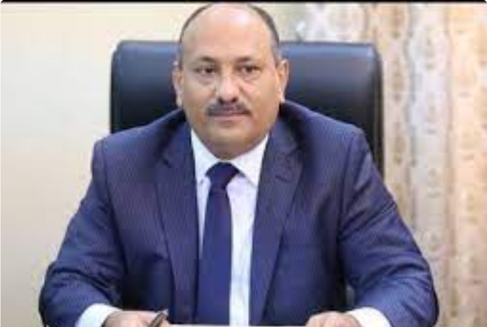 نائب وزير الصناعة يؤكد تقديم كافة التسهيلات لتجار اليمنيين للإستثمار في الداخل