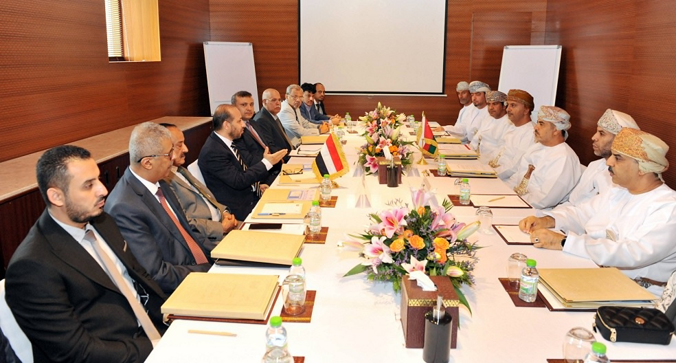 مباحثات رسمية يمنية عمانية في مجالات النقل والاتصالات