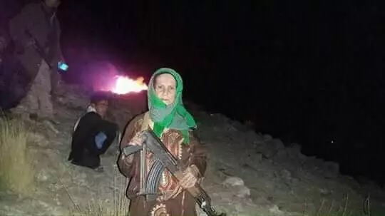 الموت يغيب "الجدة لول" أول امرأة قاتلت الحوثيين جنوب غرب اليمن