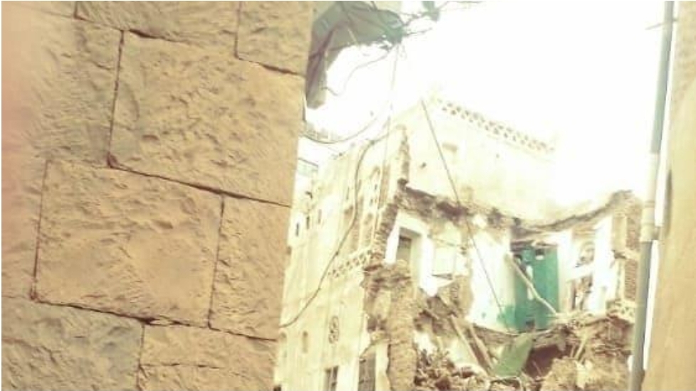 بعد تهدم منزلين فيها مخاطر تهدد أقدم مدينه أثريه في صنعاء 