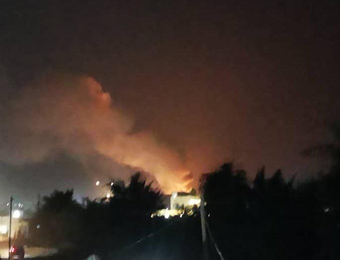 شاهد بالفيديو...لحظة استهداف معسكر صحن الجن