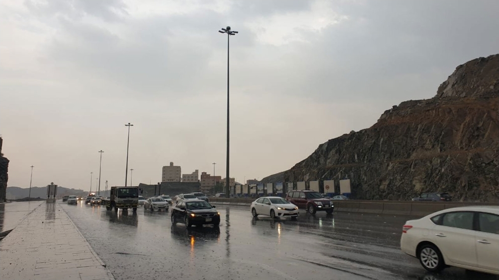 الخميس..أمطار رعدية وزخات برد على 6 مناطق