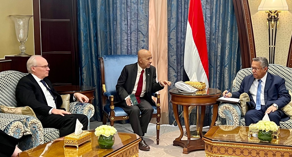 المبعوث الأمريكي: الرئيس بايدن وضع ملف اليمن على رأس أولوياته