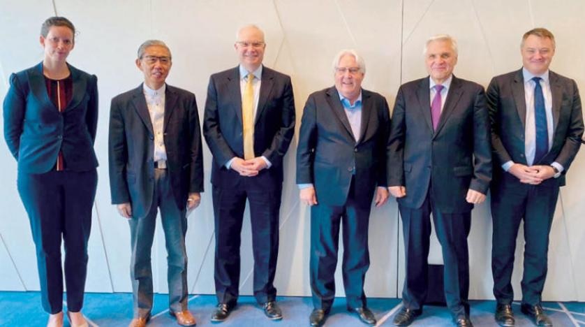 تحذير من "سيناريو سوري" في اليمن تحذير ومطالب بـ"عصا" دولية ترافق "الجزر"