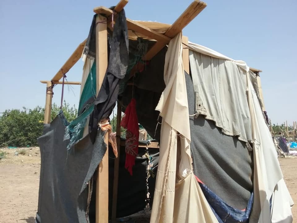 وحدة تنفيذية: تزايد معاناة النازحين في 73 مخيما بمحافظة مأرب 