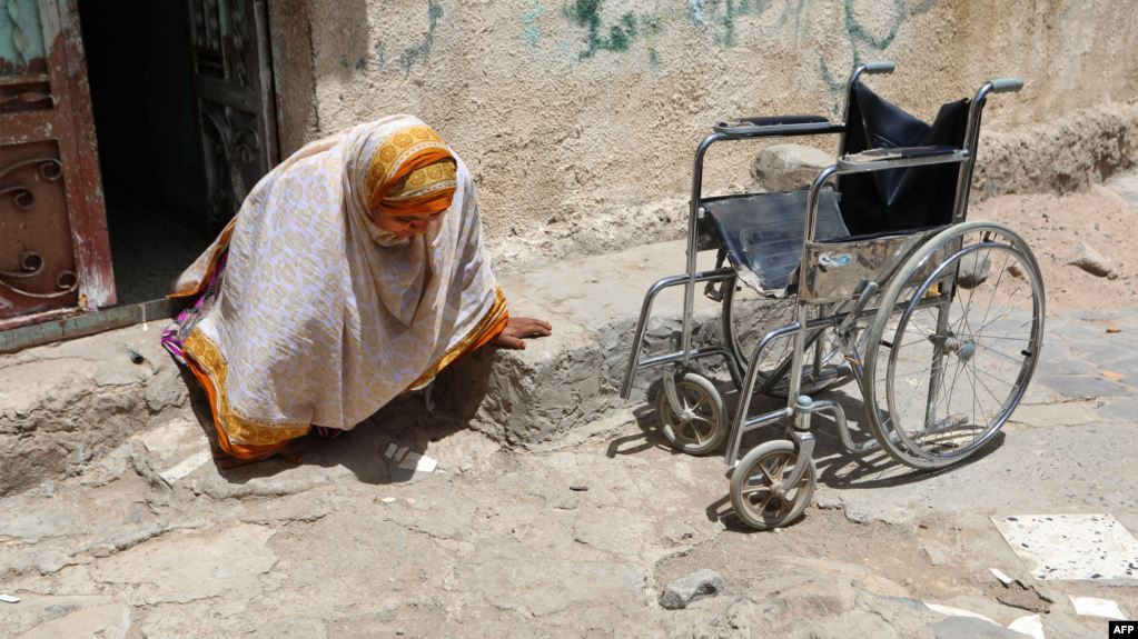 يمنية تعرض كليتها للبيع مقابل توفير الدواء لابنتها [تفاصيل محزنة]