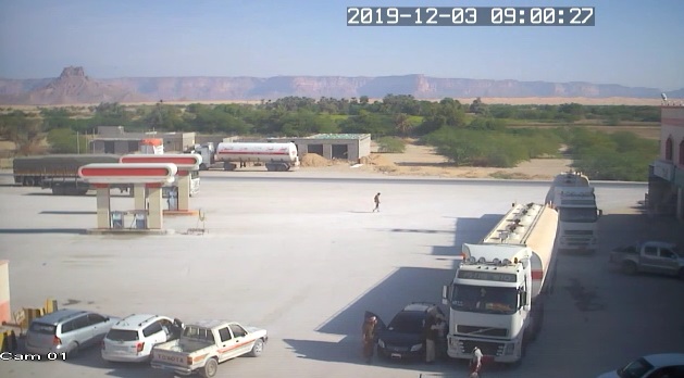 شاهد بالفيديو...جريمة مروعة بحق سائق قاطرة في حضرموت