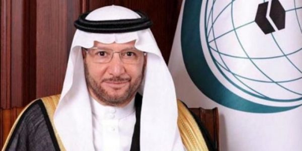 العثيمين يدين استمرار الحوثيين ومن يمدهم بالسلاح في ارتكاب الاعمال الارهابية