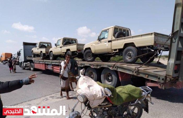 تعزيزات عسكرية من التحالف العربي تصل أبين في طريقها إلى عدن (صور)