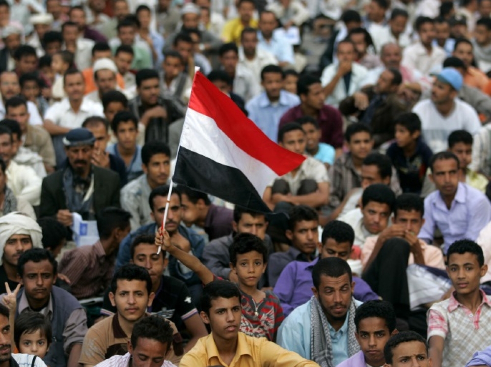تفاؤل وشكوك.. ردود أفعال اليمنيين تجاه إعلان الرئيس الأمريكي