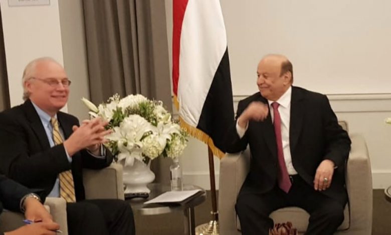 بعد ساعات من تعيينه.. المبعوث الأمريكي يبدا اولى تحركاته في جهود إنها الصراع الدائر في اليمن