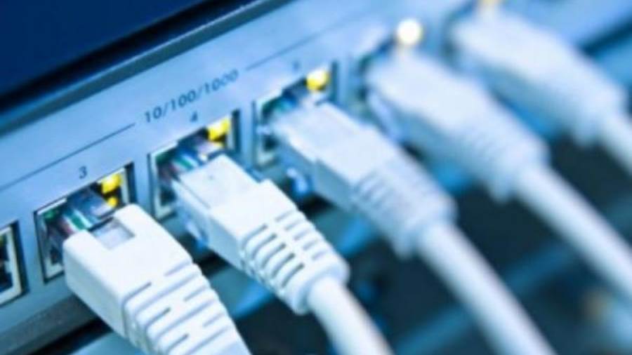 استبقتها اجراءات تضييق.. توقف كلي مفاجئ لخدمة "الإنترنت" الأرضي في العاصمة صنعاء.. مصادر  تبرر