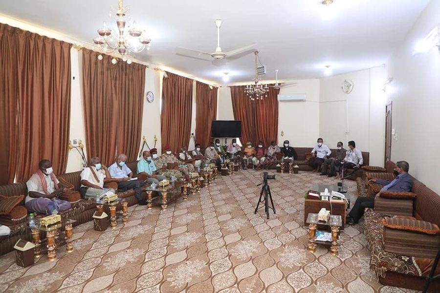 محافظ حضرموت: أسرة المتظاهر القتيل في ميفع ستحظى بالرعاية والتحقيق انتهى وسيرفع التقرير لوزير الداخلية