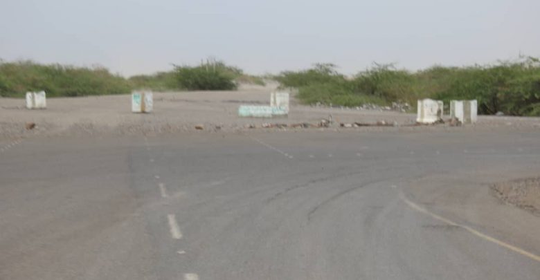 ميليشيا الحوثي تمطر بلدة الفازة بالقذائف المدفعية