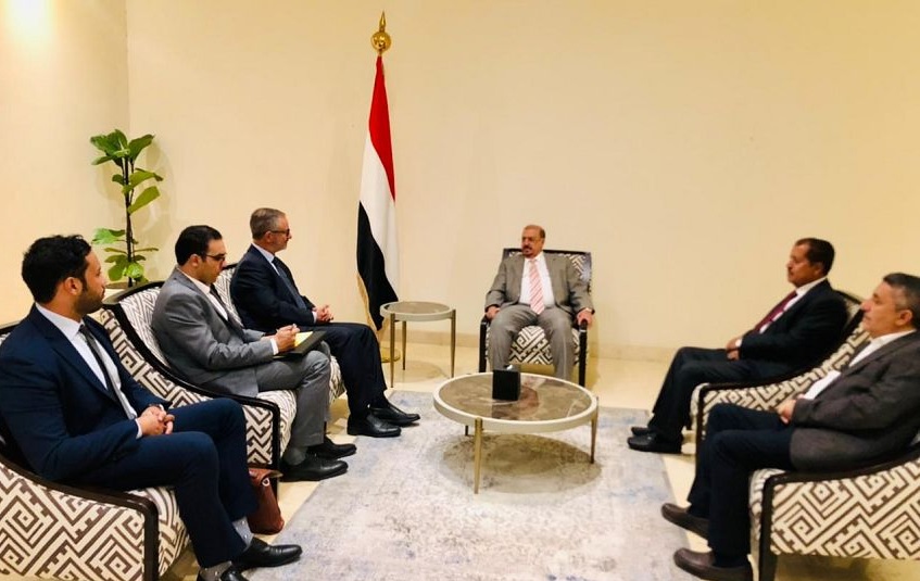 رئيس البرلمان اليمني يطالب بموقف حازم وواضح تجاه رفض الميليشيا لمساعي السلام