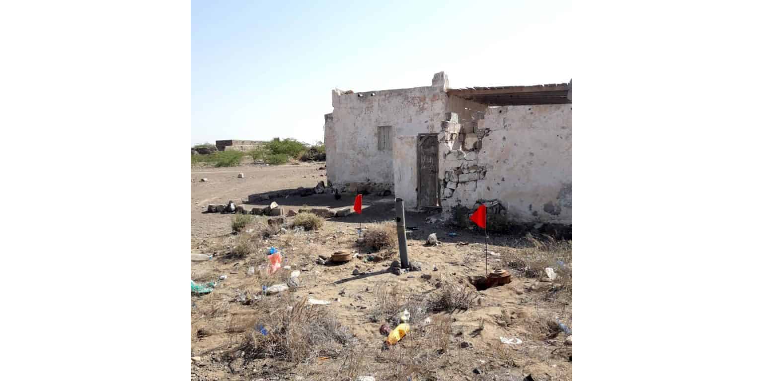 ميليشيا الحوثي تفخخ مسجدا في مديرية موزع