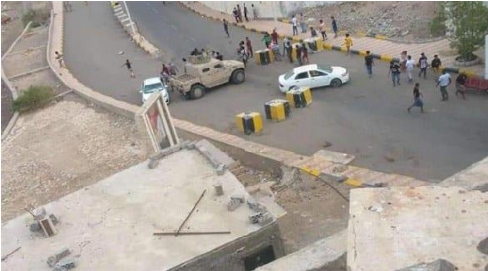 تعرف على السبب اشتباكات بالأسلحة في محيط قصر معاشيق بعدن