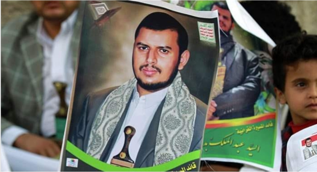 اول رد حوثي على حملات تويتر التي تكشف جرائمه لتصنيفه ارهابيا