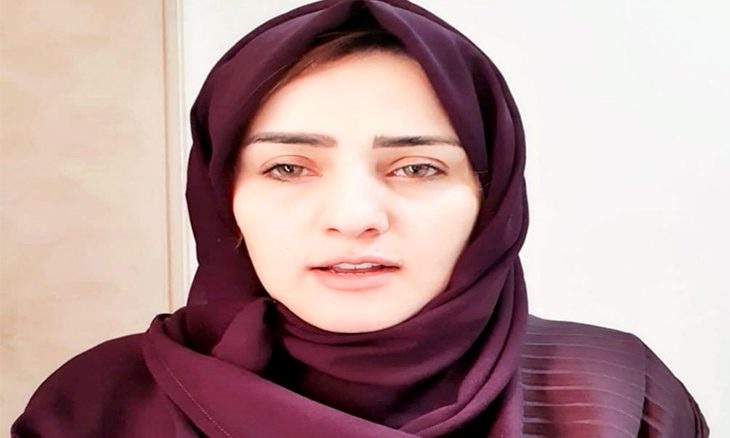 الناجية من سجون الحوثي في ظهور جديد: هبت بشائر النصر وثورة الكرامة من البيضاء (فيديو)