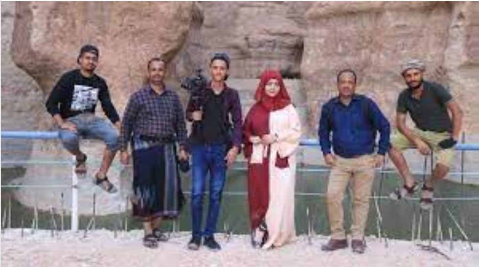 تعرف على السبب الحقيقي وراء إحتجاز مايا العبسي وزملائها في عدن 