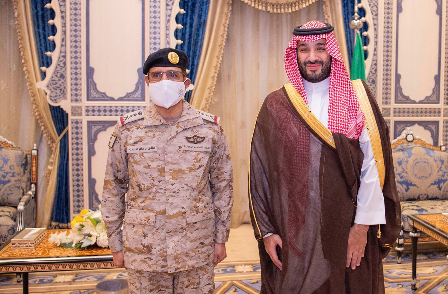 ولي العهد السعودي يقلد قائد القوات المشتركة رتبته الجديدة