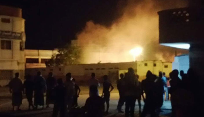 عاجل: اشتباكات وانفجارات عنيفة أمام منزل الرئيس هادي بعدن.. مصادر تكشف التفاصيل