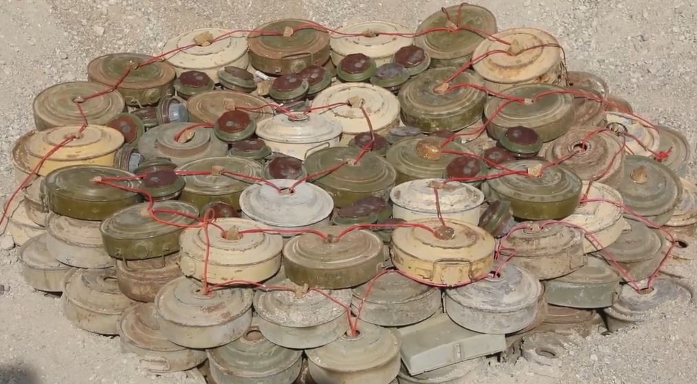 مسام يتلف أكثر من 1400 لغم حـ ـوثي في باب المندب