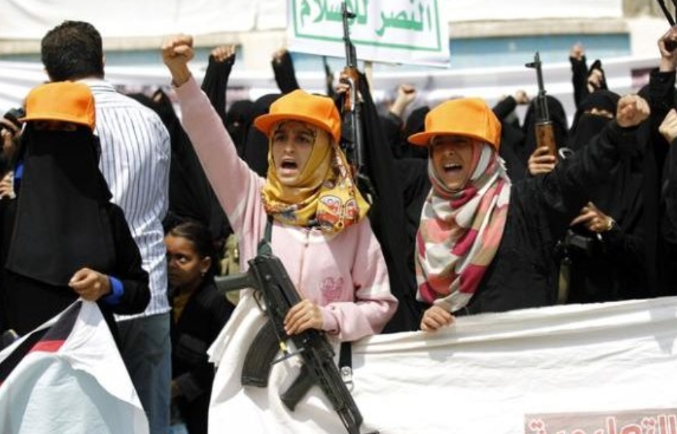 المليشيا الحوثيه يأمرون الزينبيات بهذه “المهمة القذرة” في أحياء صنعاء
