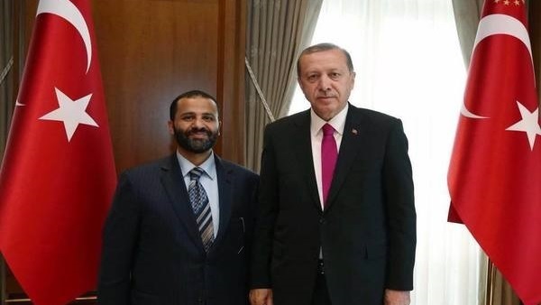 حميد الأحمر يعاود الظهور بتوجيه اتهام خطير إلى الامارات ويطالب بضغط دولي عليها