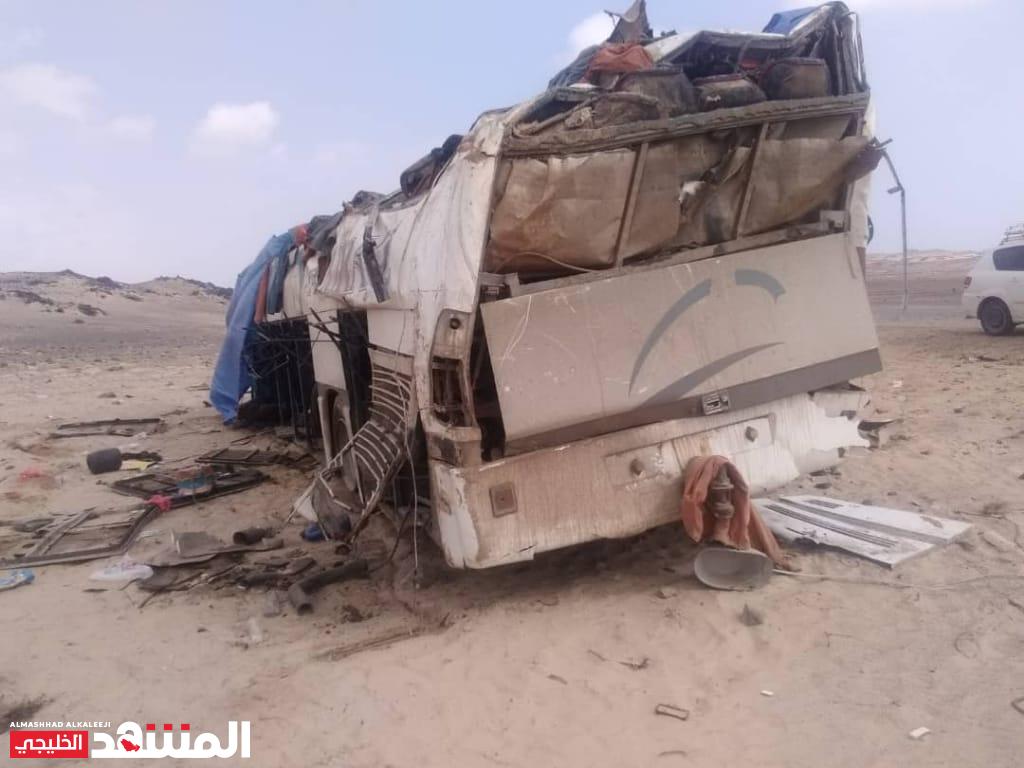 ارتفاع حصيلة حادث شبوة المروري إلى 21 قتيلاً وجريحاً (صور)