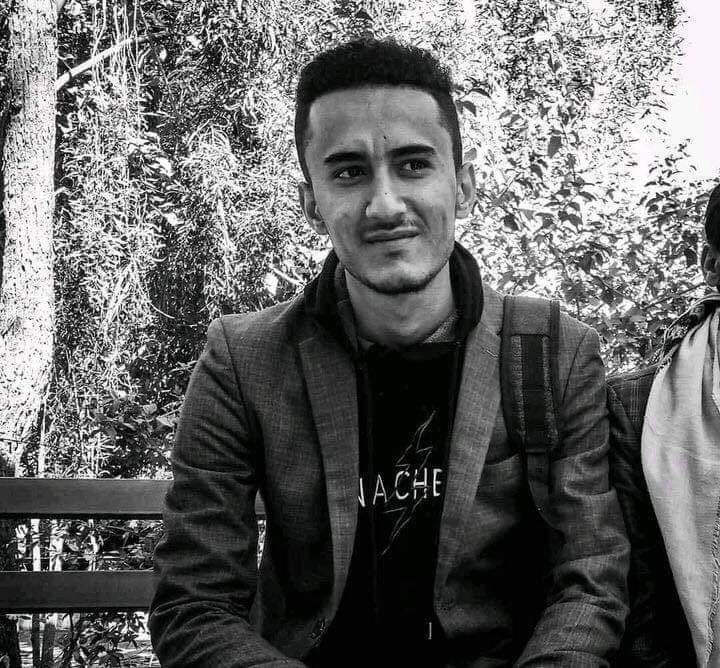 شاهد.. رسالة مؤثرة إلى الله آخر ماكتبه طالب عثر عليه مشنوقاً في جامعة صنعاء