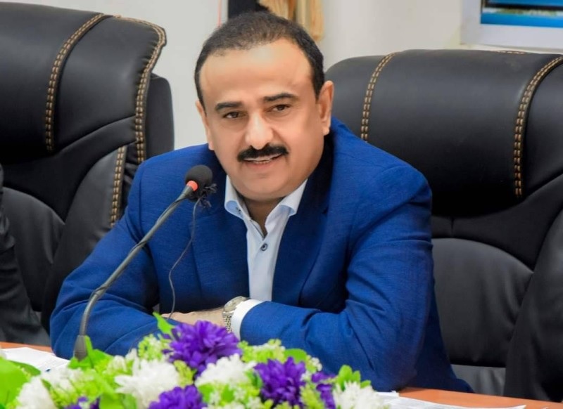 محافظ شبوة: نعمل على إعادة الخبراء الاجانب لتشغيل آبار النفط وتطوير ميناء قنا وألغام الحوثي أكبر التحديات