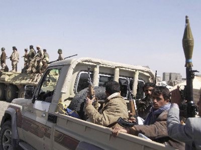 أمير سعودي: هذه تصرفات العصابات الحوثية داخل مساجد الله (فيديو)