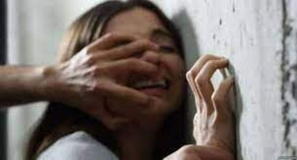 تعز.. عصابة تختطف فتاة وتغتصبها داخل مسجد وتوثق الجريمة بالصوت والصورة 