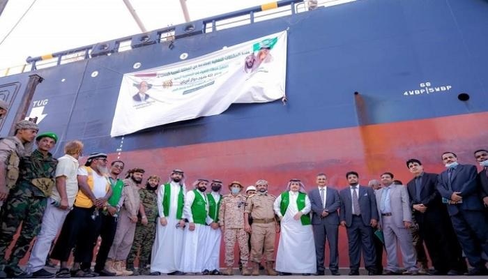 وصول أول دفعة من المنحة السعودية لإضاءة اليمن