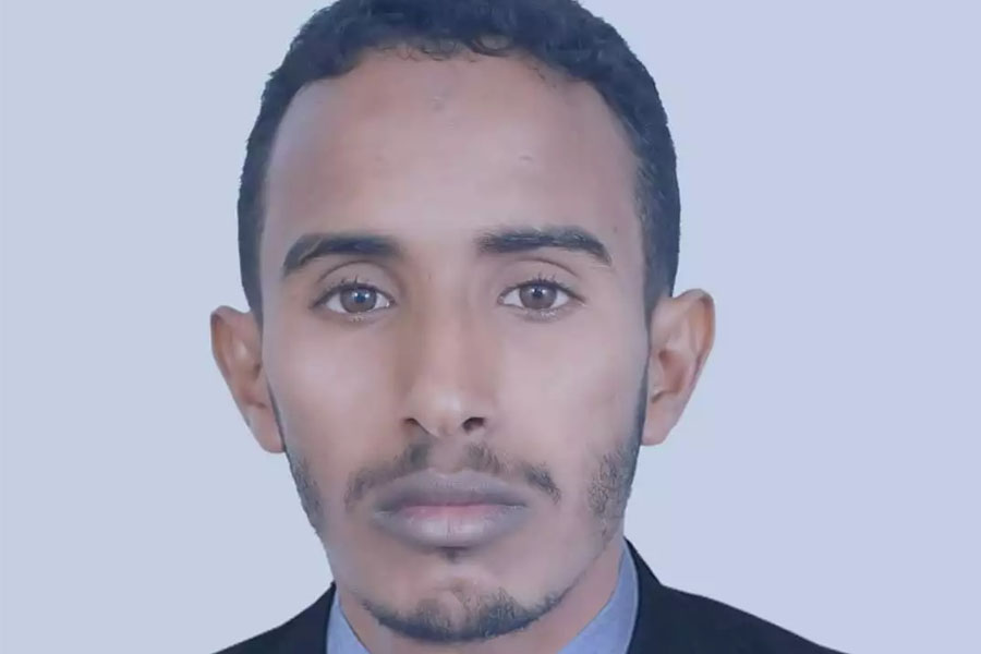 قوة أمنية تتبع الانتقالي تعتقل صحفيا في سقطرى