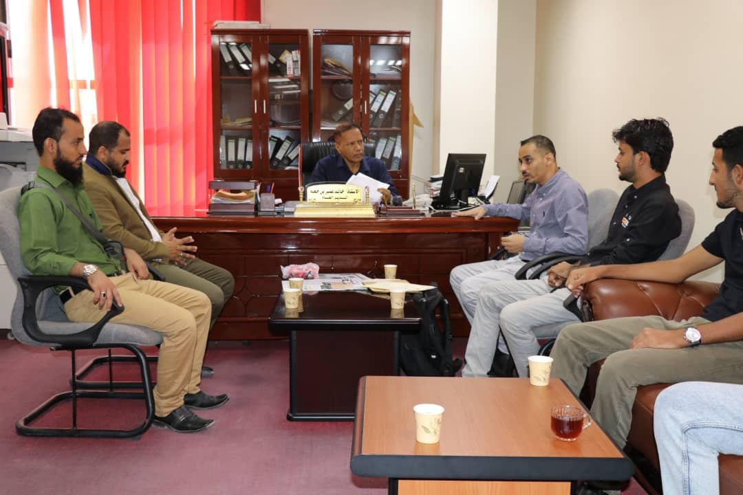 البنك المركزي اليمني ينفذ نزولاً ميدانياً في حضرموت لضبط المضاربين بالعملة المحلية