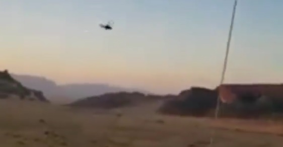 شاهد.. حوثيون يسربون فيديو يزعمون فيه دخول المروحيات في معارك مأرب ومصدر يؤكد: مقطع قديم والمقاتلة تتبع السعودية 